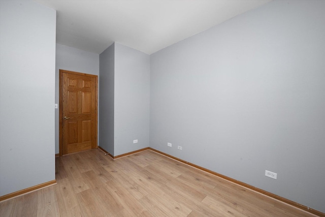 6528 S University Ave Unit 3N, Chicago, IL 60615 - unfurnished room with light wood finished floors and baseboards