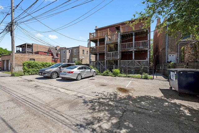 6528 S University Ave Unit 3N, Chicago, IL 60615 - view of building exterior with uncovered parking
