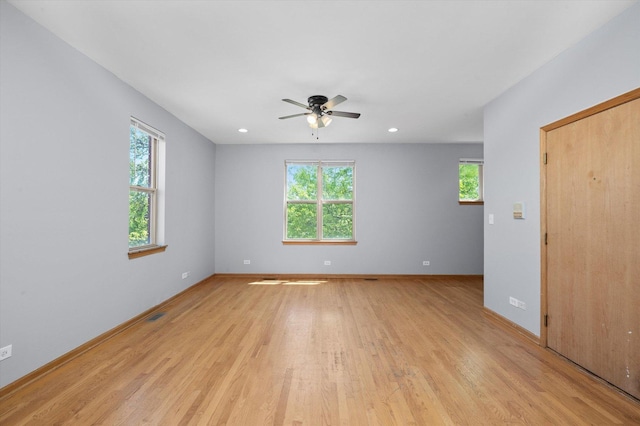 6528 S University Ave Unit 3N, Chicago, IL 60615 - spare room with light wood-style floors, a ceiling fan, baseboards, and recessed lighting