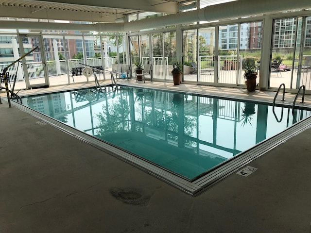 1640 Maple Ave Unit 1105, Evanston, IL 60201 - view of indoor pool