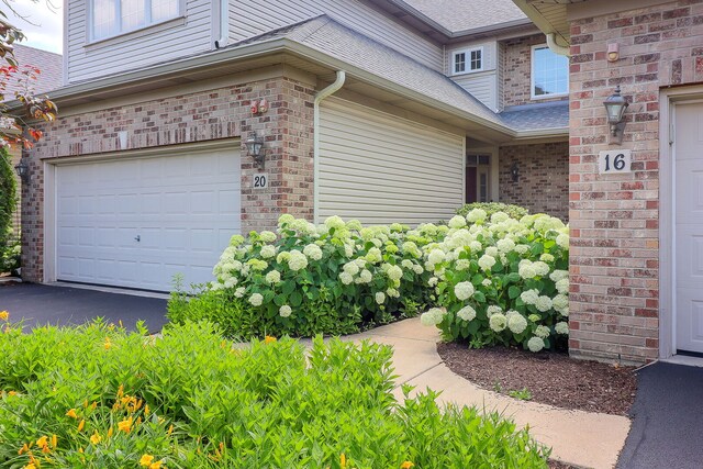 20 Oak Creek Ct, North Aurora, IL 60542 - photo 2