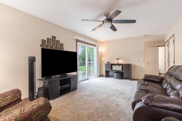 2975 Partridge Ct, Aurora, IL 60502 - carpeted living room with a ceiling fan