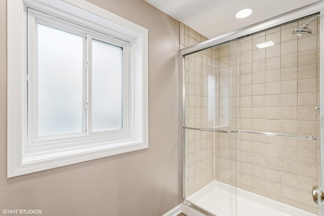 2136 Colonial St, Aurora, IL 60503 - full bath with tiled shower