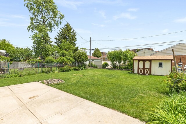 5471 N Octavia Ave, Chicago, IL 60656 - view of yard with a patio