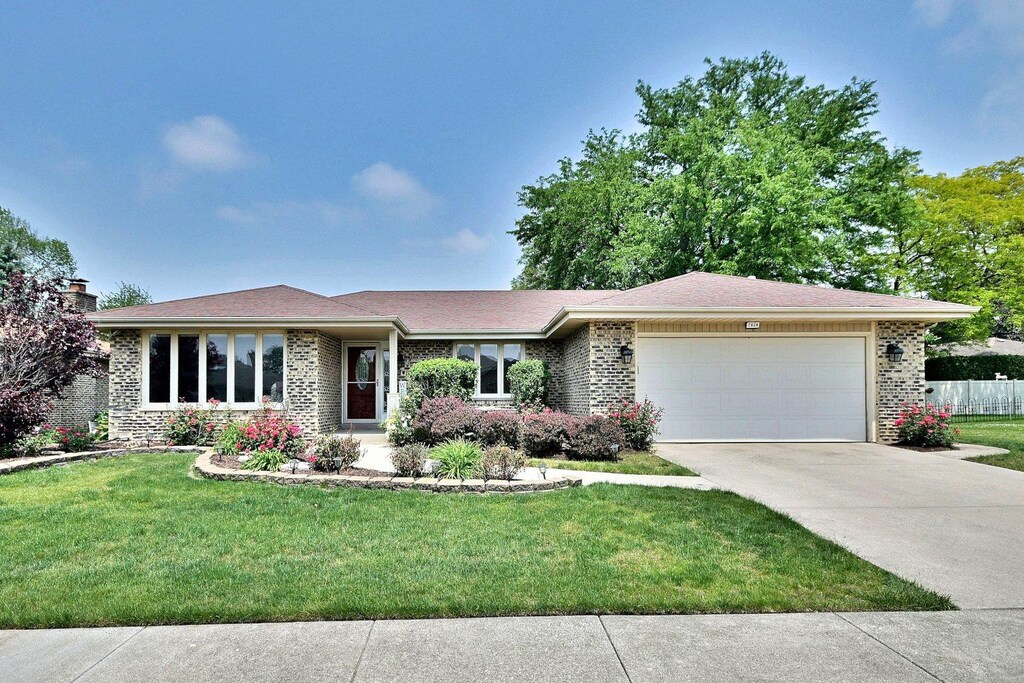 7624 Chestnut Dr, Orland Park, IL 60462 - photo 1