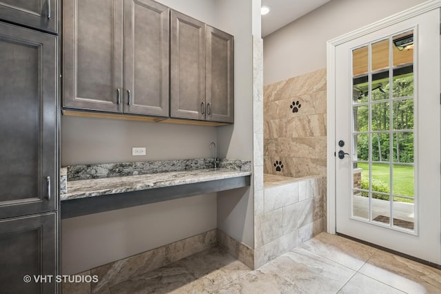 14 Vandenbergh Dr, South Barrington, IL 60010 - laundry area featuring an office area