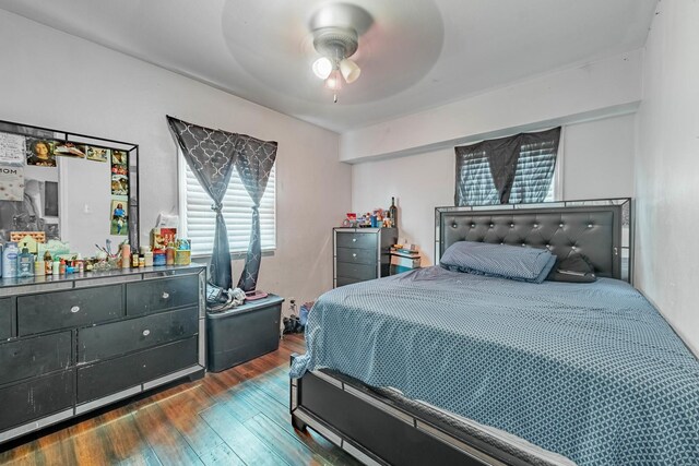 21 165th St, Calumet City, IL 60409 - bedroom with wood finished floors and a ceiling fan