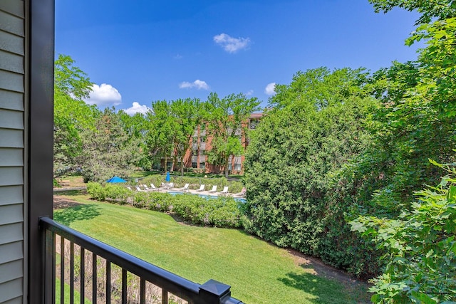 3070 Pheasant Creek Dr Unit 201, Northbrook, IL 60062 - view of green lawn