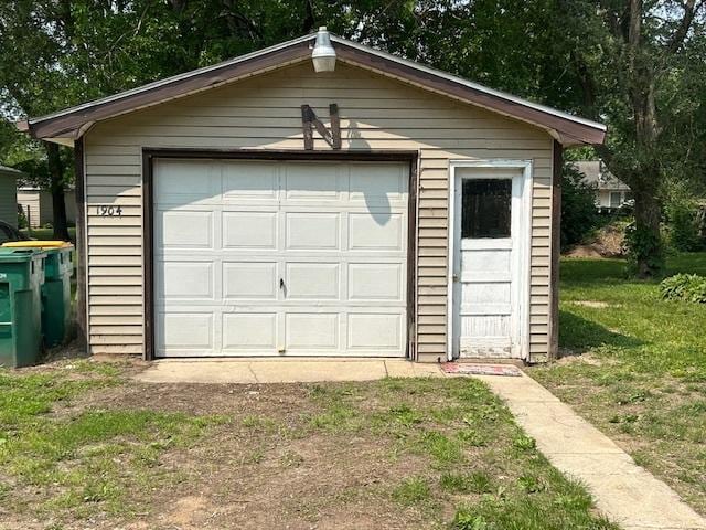 1904 Roberts St, Wilmington, IL 60481 - view of detached garage