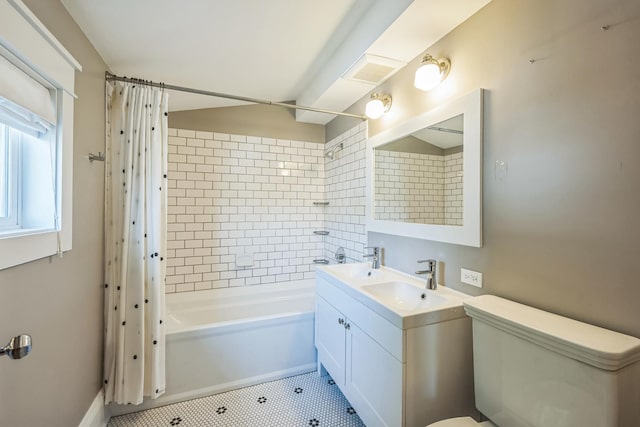 4248 N Sawyer Ave, Chicago, IL 60618 - full bath featuring shower / bath combination with curtain, toilet, double vanity, tile patterned floors, and baseboards