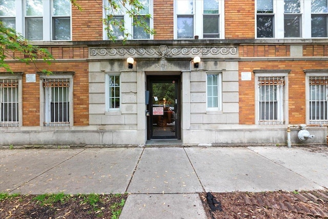 6812 N Wayne Ave Unit 1G, Chicago, IL 60626 - doorway to property with brick siding