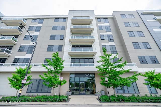 367 W Locust St Unit 202, Chicago, IL 60610 - view of apartment building / complex