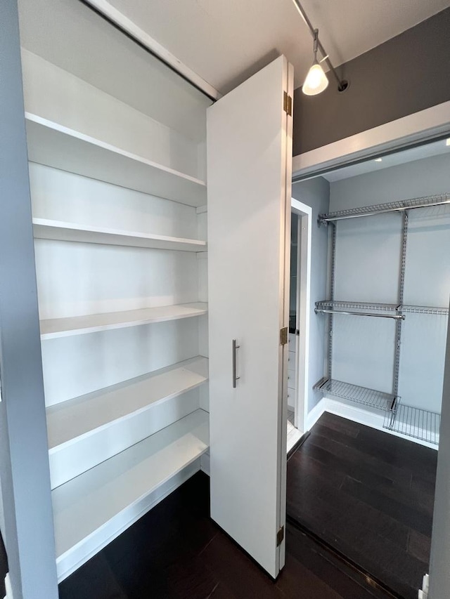 1850 N Clark St Unit 2106, Chicago, IL 60614 - view of closet
