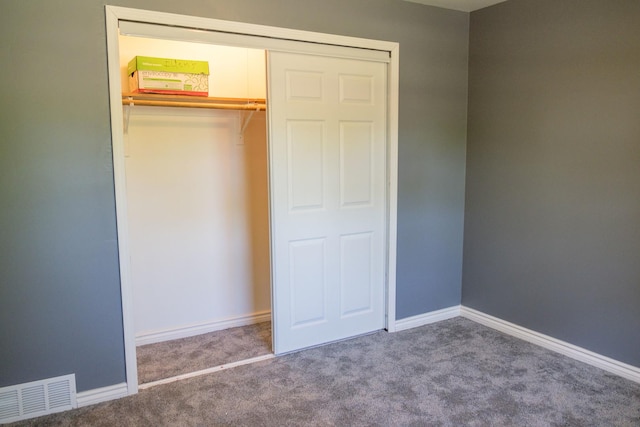 34 E 159th St, South Holland, IL 60473 - unfurnished bedroom featuring carpet flooring, a closet, and baseboards