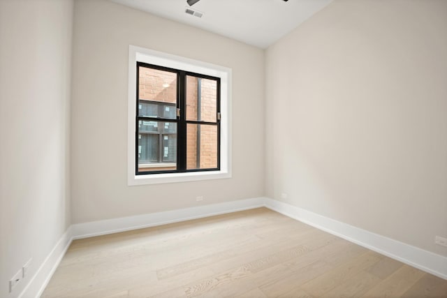 4343 N Richmond Ave Unit 3N, Chicago, IL 60618 - unfurnished room featuring light wood-style flooring, a ceiling fan, and baseboards