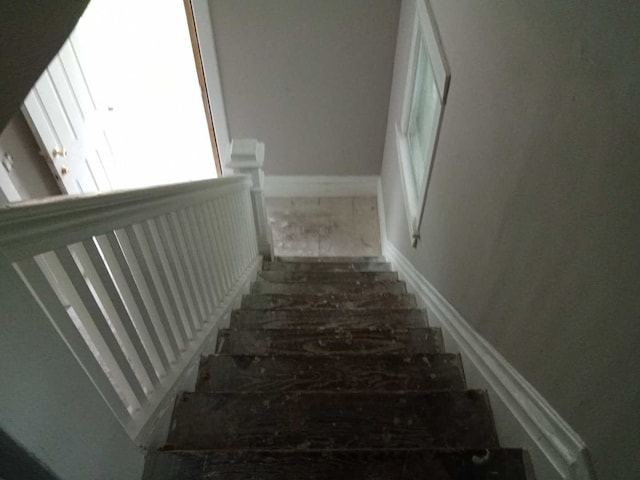 2324 W Wiswall St, Peoria, IL 61605 - stairs with baseboards