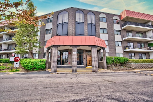4901 Golf Rd Unit 310, Skokie, IL 60077 - view of apartment building / complex