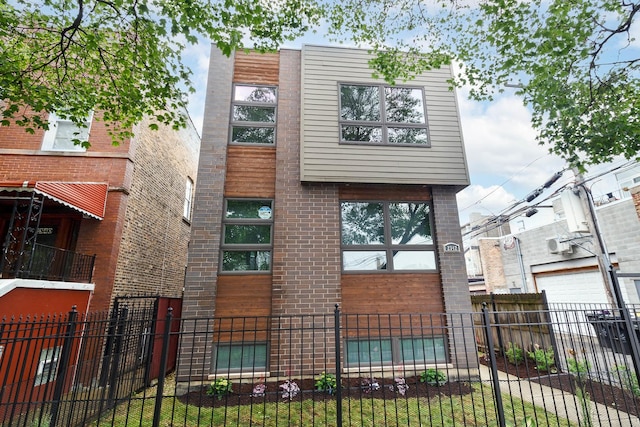 2342 N Hamlin Ave, Chicago, IL 60647 - photo 1