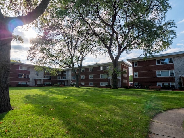 6862 W Lode Dr Unit 3A, Worth, IL 60482 - surrounding community with a yard