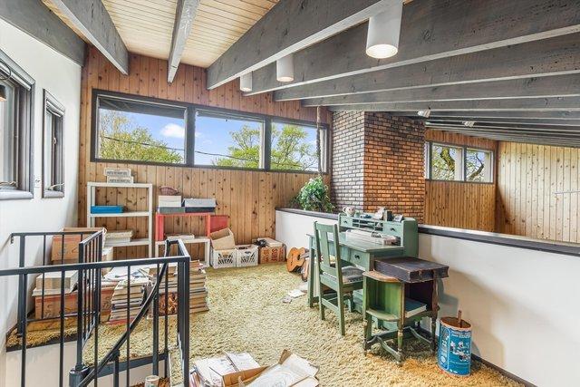 1314 S Chester Ave, Park Ridge, IL 60068 - sunroom / solarium with beamed ceiling