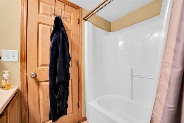 6719 W White Tailed Ln Unit 3E, Tinley Park, IL 60477 - full bathroom with shower / bath combination with curtain and vanity