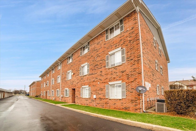 6719 W White Tailed Ln Unit 3E, Tinley Park, IL 60477 - view of property featuring central air condition unit