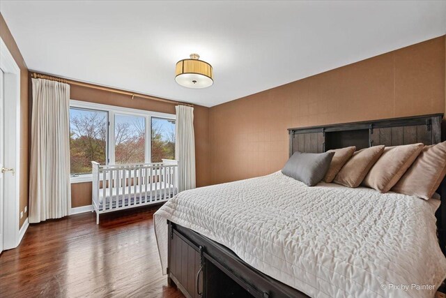 11 Moate Ln, Barrington Hills, IL 60010 - bedroom featuring dark wood-style flooring and baseboards