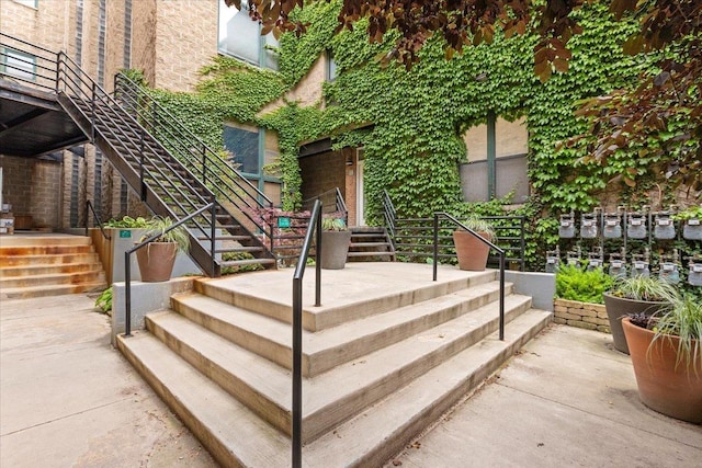 2943 N Lincoln Ave Unit 202, Chicago, IL 60657 - view of exterior entry