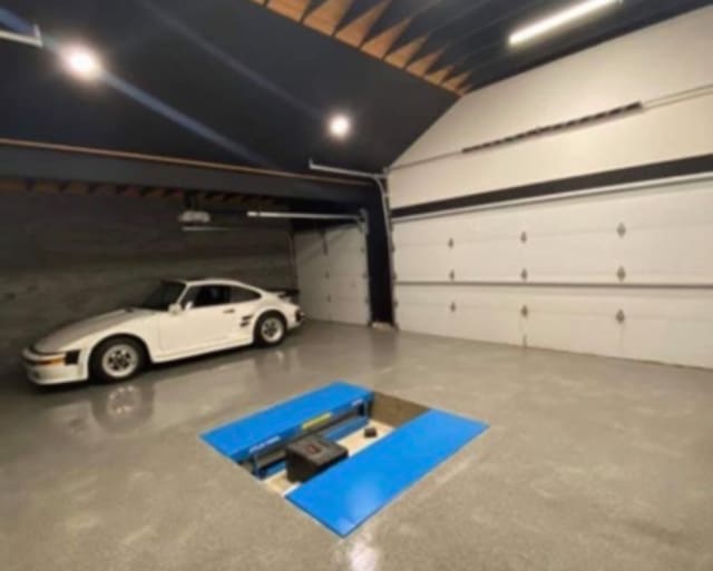 13103 W Beaver Lake Dr, Homer Glen, IL 60491 - view of garage