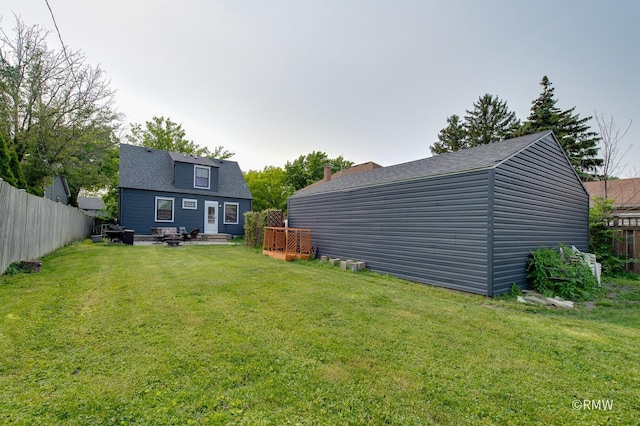 735 S Spring Rd, Elmhurst, IL 60126 - view of yard featuring an outbuilding