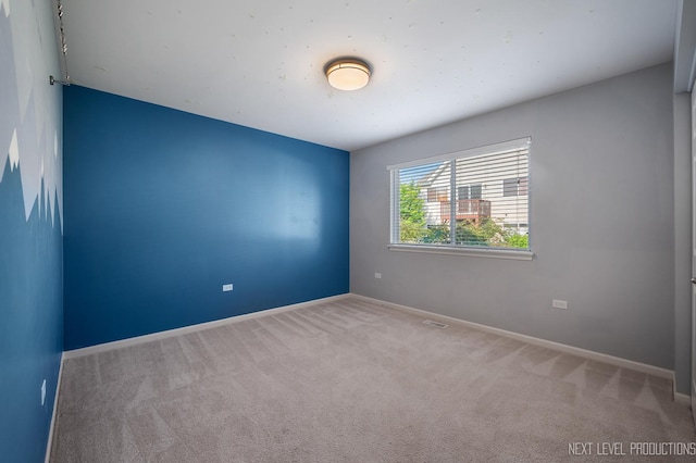 3023 Saganashkee Ln, Naperville, IL 60564 - unfurnished room with carpet flooring and baseboards