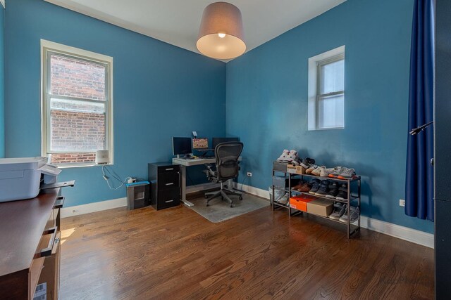 4520 S King Dr Unit 4B, Chicago, IL 60653 - home office with wood finished floors and baseboards