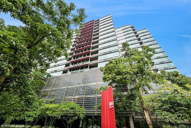800 Elgin Rd Unit 806, Evanston, IL 60201 - view of building exterior