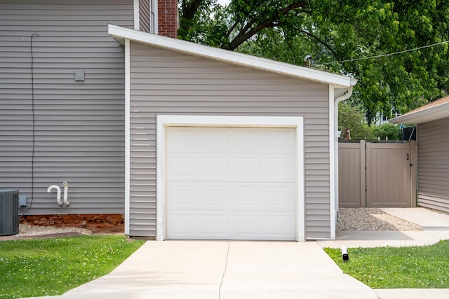 521 Armeida St, Dixon, IL 61021 - garage with driveway