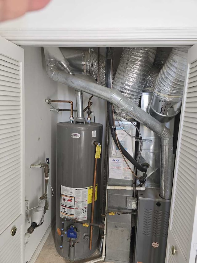 10651 Gabrielle Ln, Orland Park, IL 60462 - utilities featuring water heater