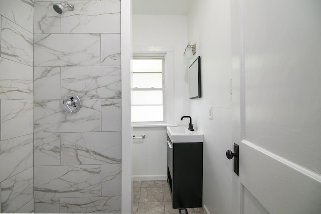 487 S Lincoln Ave, Kankakee, IL 60901 - full bath with vanity and a marble finish shower