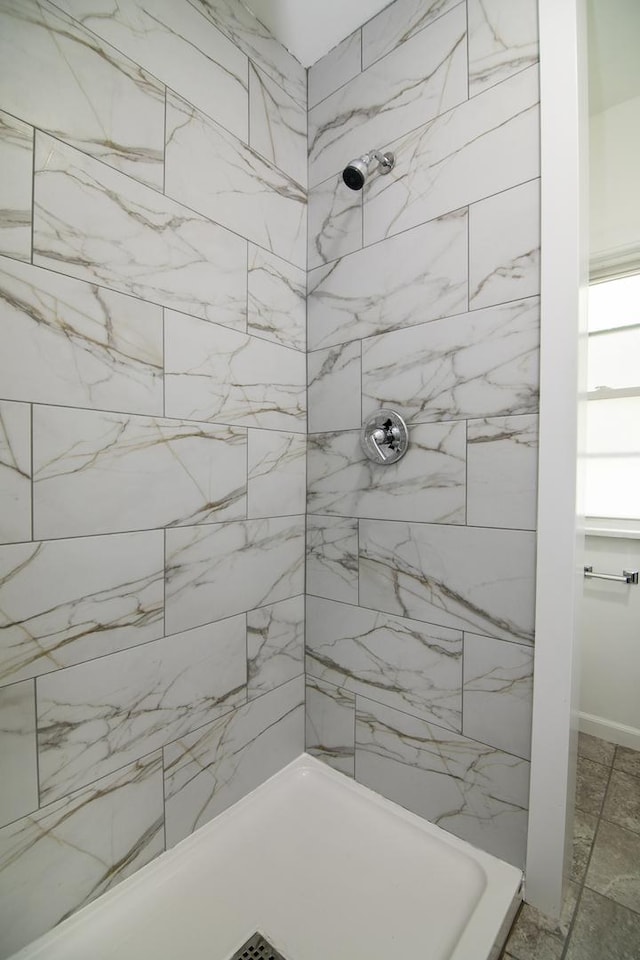 487 S Lincoln Ave, Kankakee, IL 60901 - full bathroom with a tile shower
