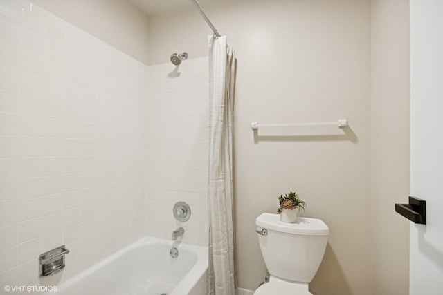 1101 S Hunt Club Dr Unit 101, Mount Prospect, IL 60056 - full bathroom featuring toilet and shower / bathtub combination with curtain