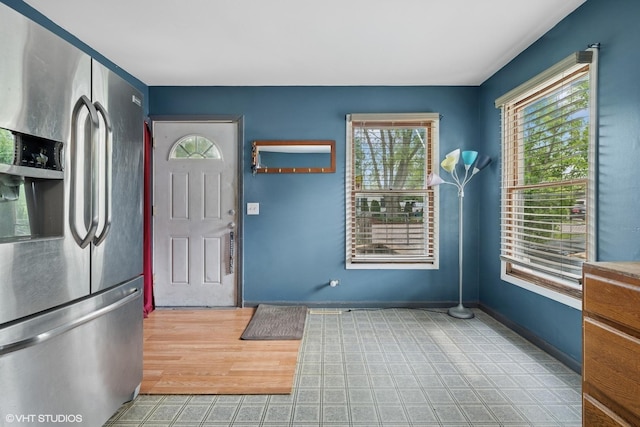 908 Diana Ct, Round Lake Beach, IL 60073 - view of entryway