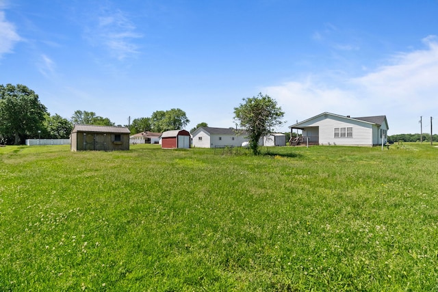 7832 Main St, Walsh, IL 62297 - view of yard