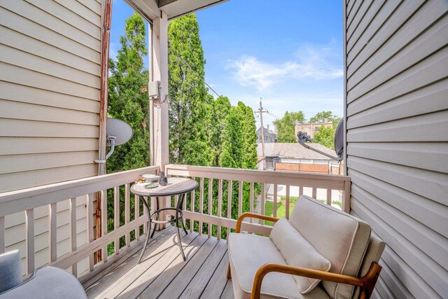 4926 S Winchester Ave, Chicago, IL 60609 - view of wooden terrace