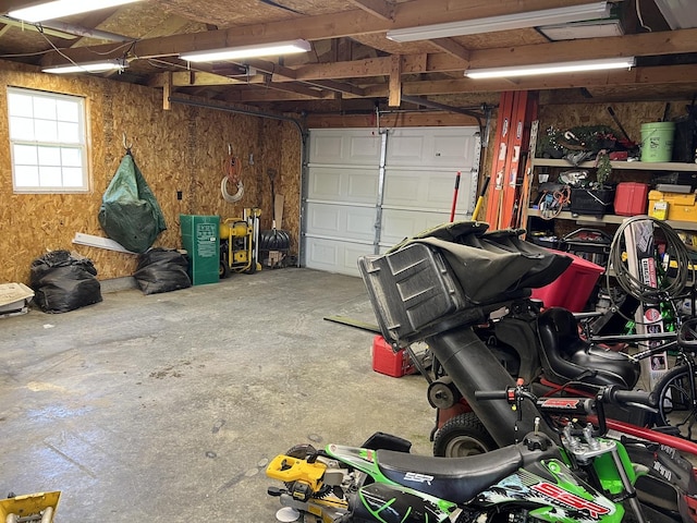 806 N Elizabeth St, Clinton, IL 61727 - view of garage