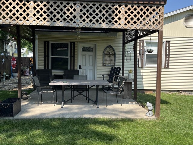 806 N Elizabeth St, Clinton, IL 61727 - view of patio featuring outdoor dining space