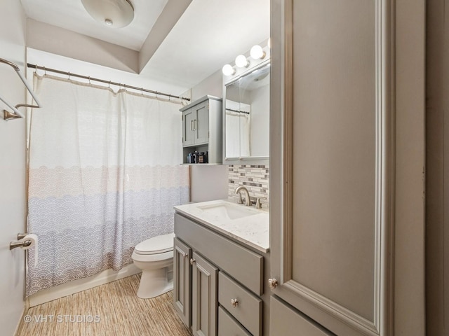 2136 N Westmoreland Dr, Palatine, IL 60074 - full bathroom with vanity, backsplash, and shower / tub combo with curtain