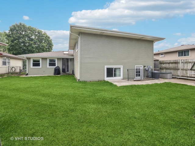 2136 N Westmoreland Dr, Palatine, IL 60074 - rear view of property