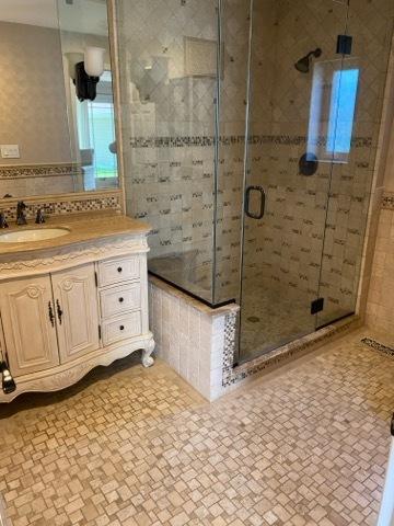 473 S Edgewood Ave, Wood Dale, IL 60191 - bathroom with vanity and a stall shower