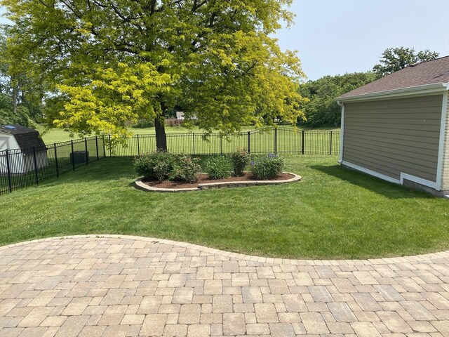 473 S Edgewood Ave, Wood Dale, IL 60191 - view of yard with a patio area
