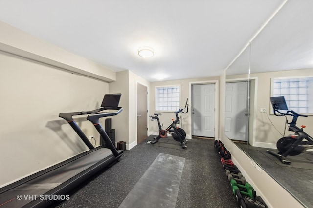 3342 S Giles Ave, Chicago, IL 60616 - exercise area featuring baseboards