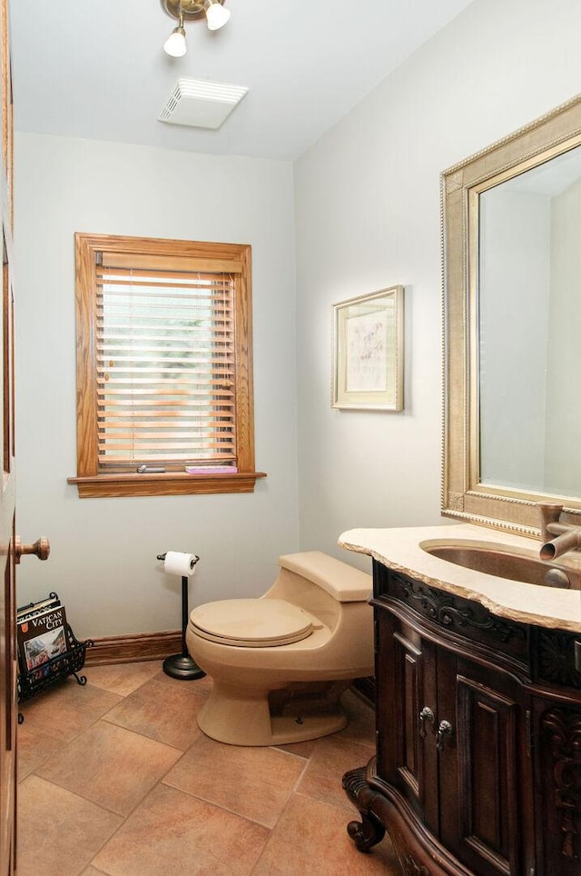 1902 N 77th Ct, Elmwood Park, IL 60707 - bathroom featuring toilet and vanity