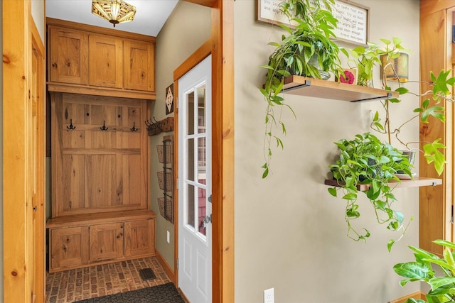 2804 E Concord Rd, Urbana, IL 61802 - view of mudroom